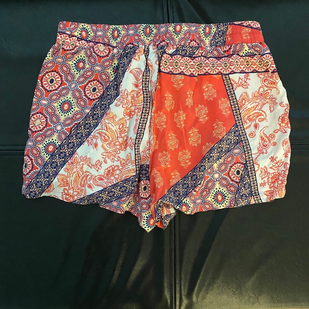 Patterned shorts - Picture 2 of 2
